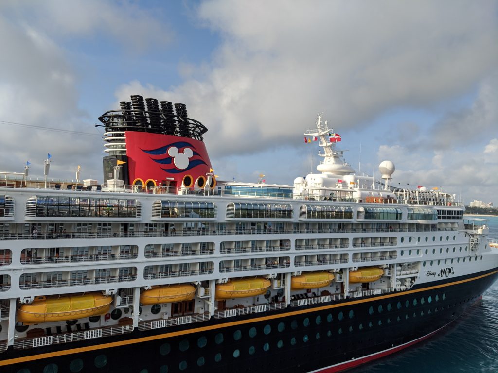 Disney Magic - Exterior Side