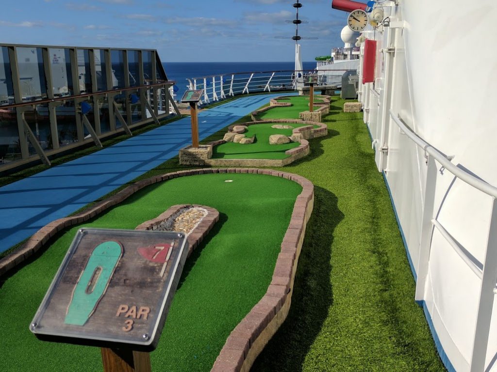 Carnival Pride - Minigolf