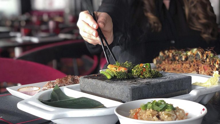 Izumi Sushi & Hot Rocks on the Royal Caribbean Jewel of the Seas