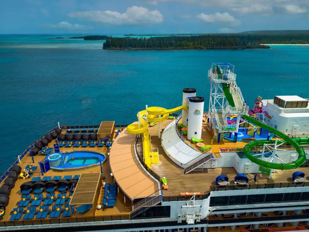 water slide and pool on carnival spirit