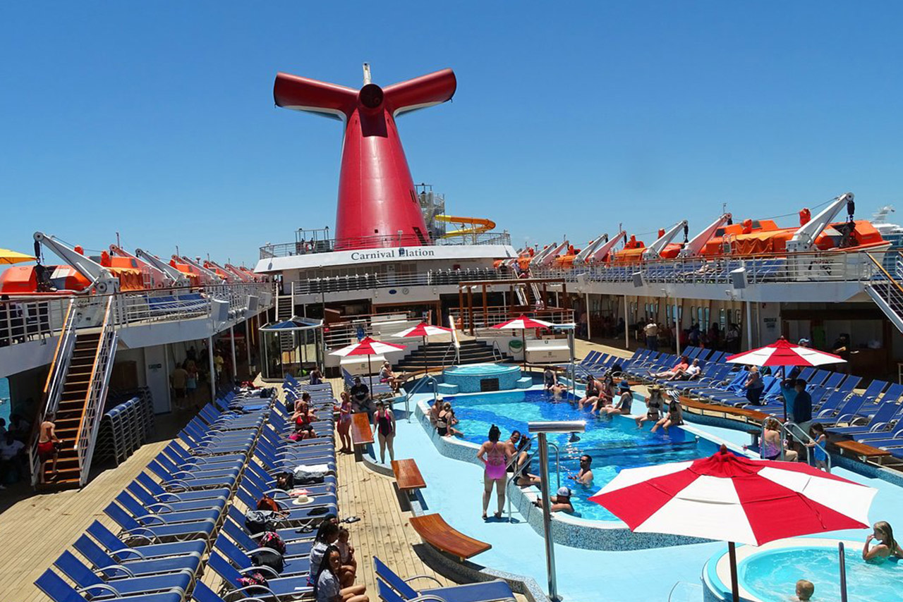 Lido Pool on the Carnival Elation