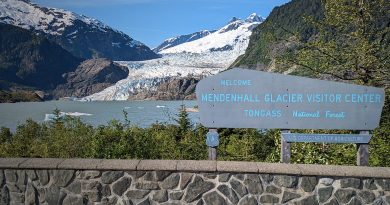 mendenhall glacier visitor center