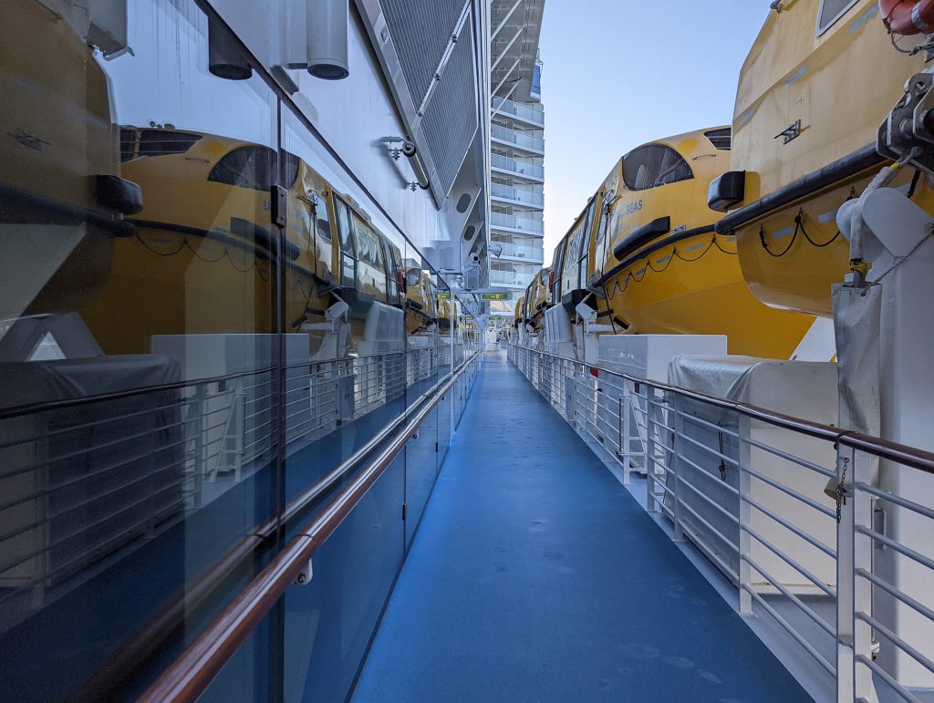 exterior promenade on ovation of the seas