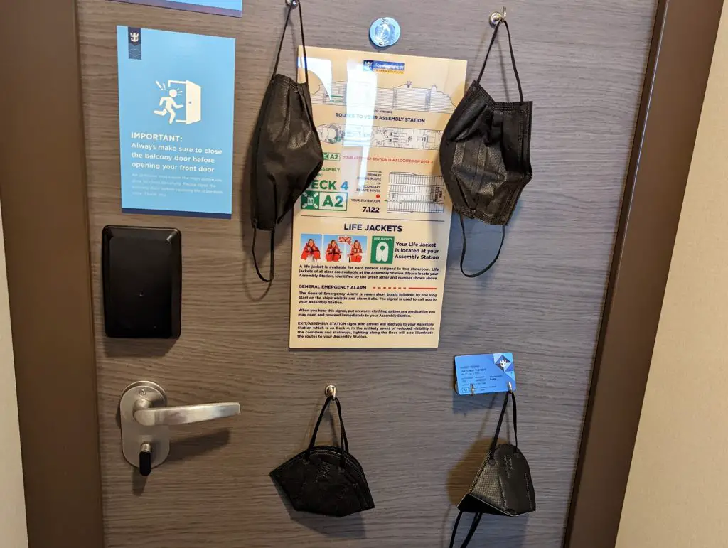small magnetic hooks on cruise door
