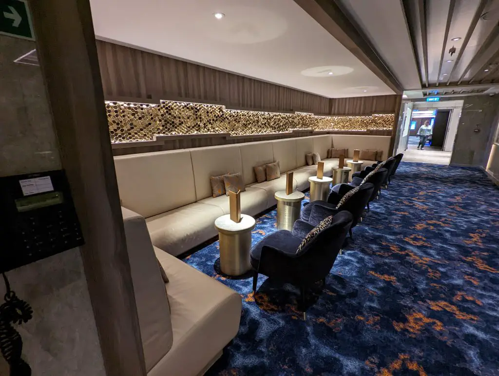 belvedere bar seating