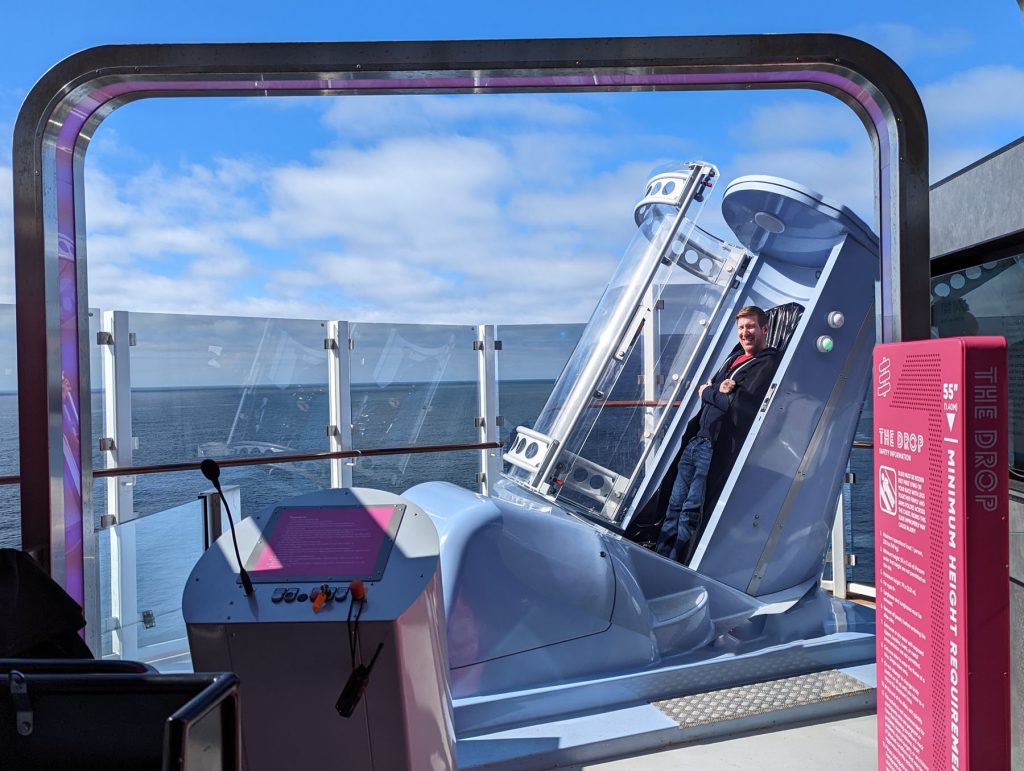 loading area of the drop thrill slide