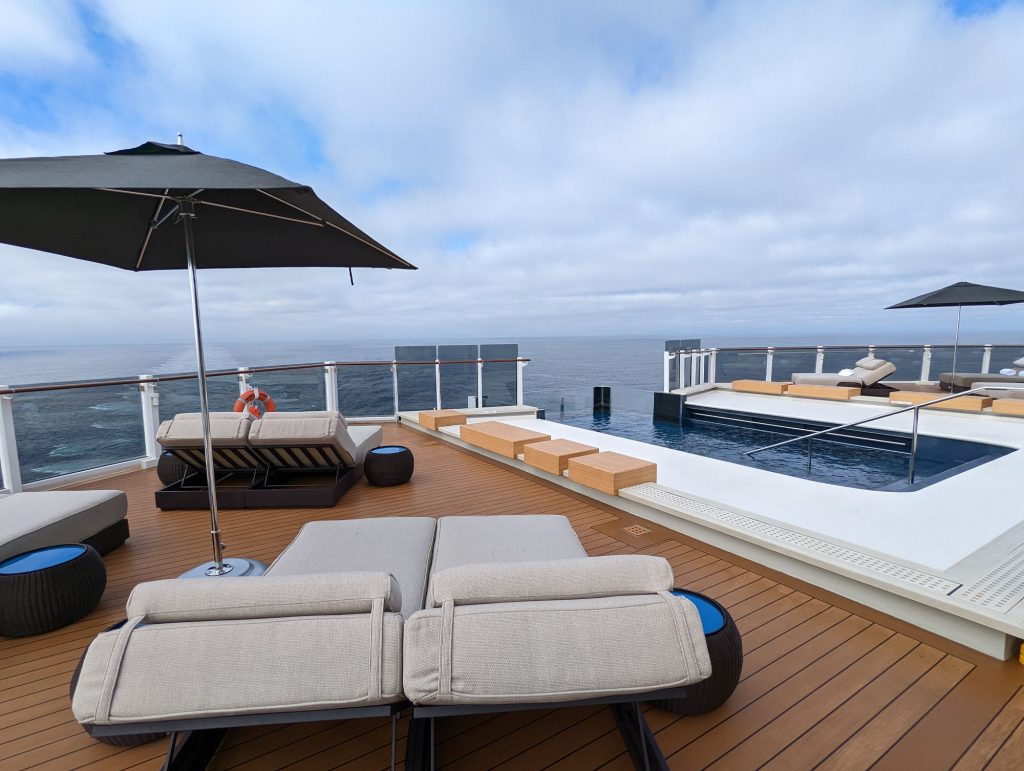 haven sun deck and infinity pool on norwegian prima