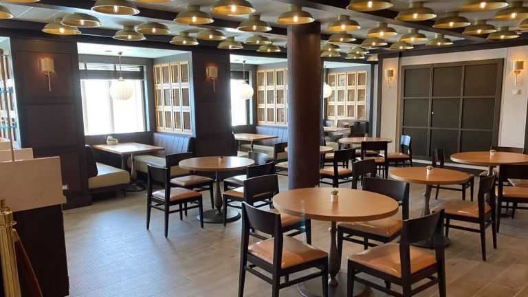 The Salty Dog Gastropub on the Princess Cruises Emerald Princess