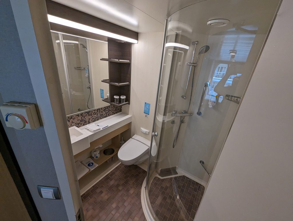 bathroom of balcony room on harmony of the seas