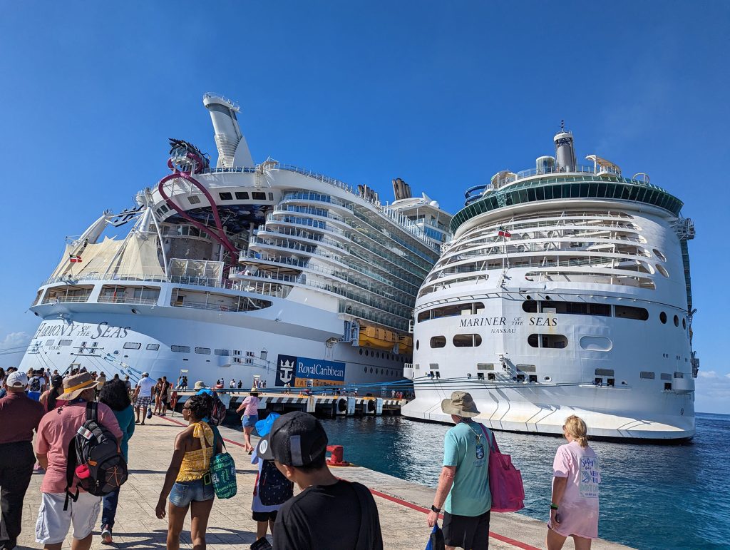 harmony of the seas and mariner of the seas in Cozumel