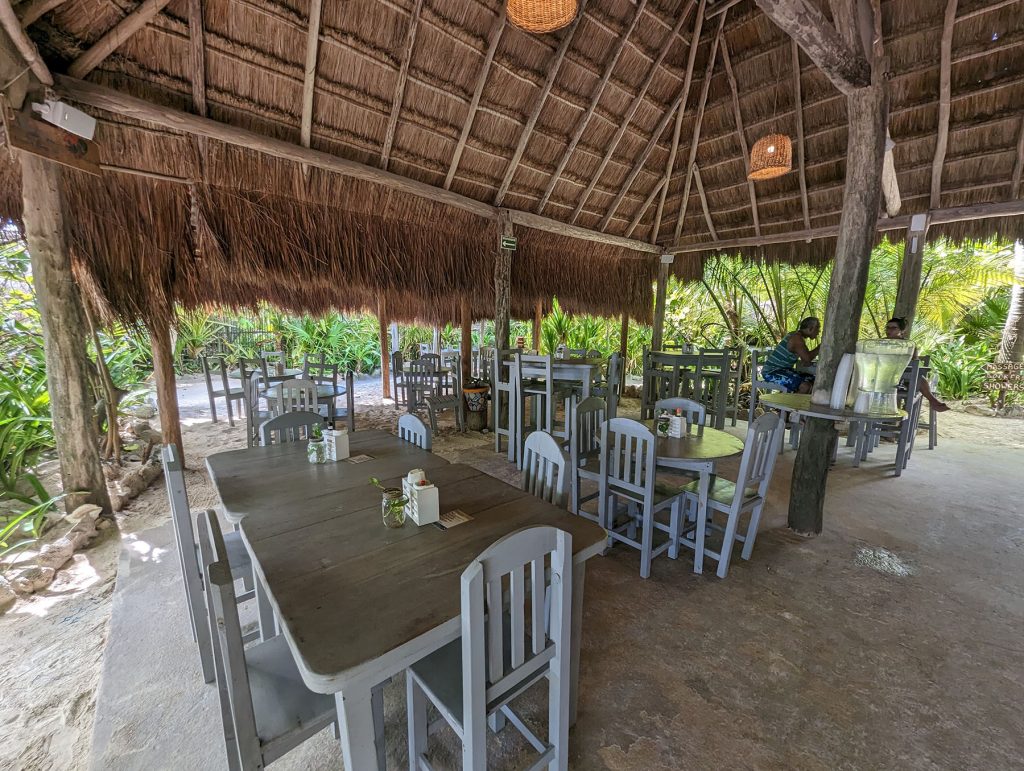 maya chan dining area