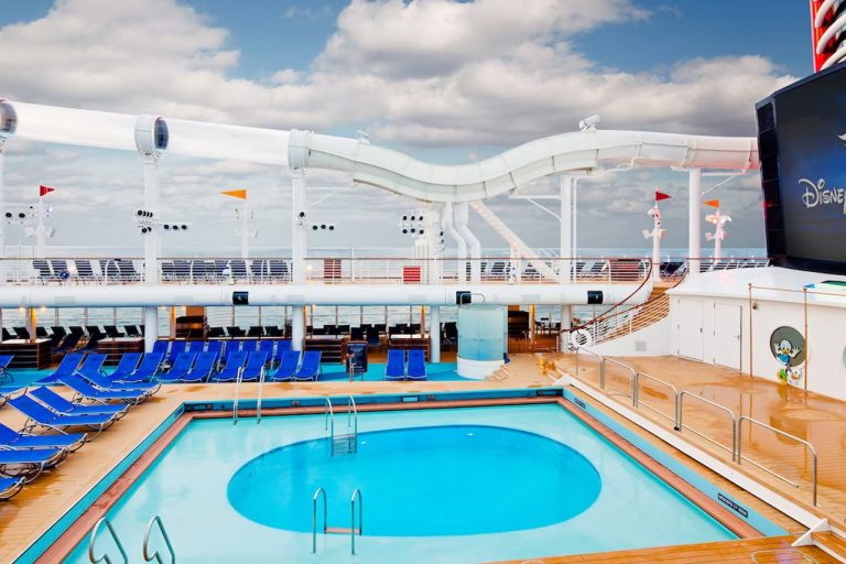 Donalds Pool on Disney Dream