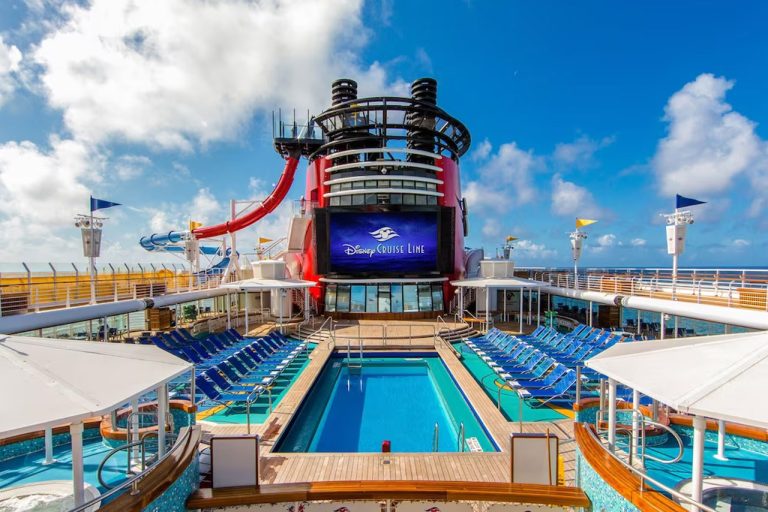 Goofy Pool on Disney Wonder