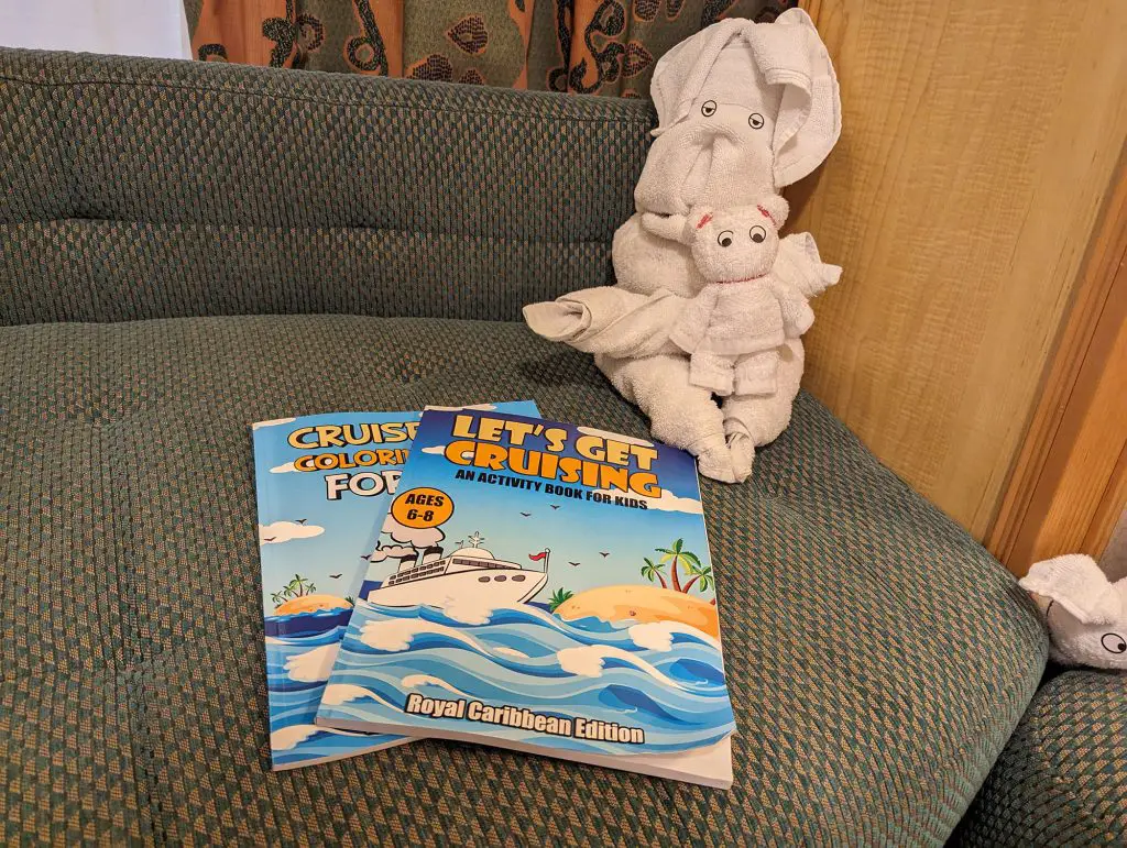 towel animal and coloring cook