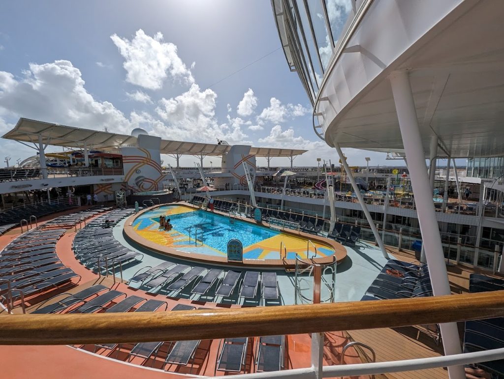 harmony of the seas pool