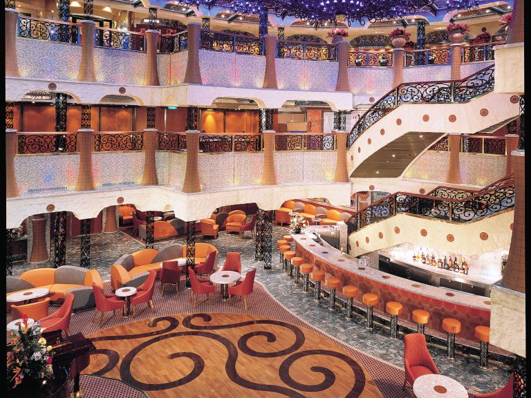 Carnivals Atrium Bar