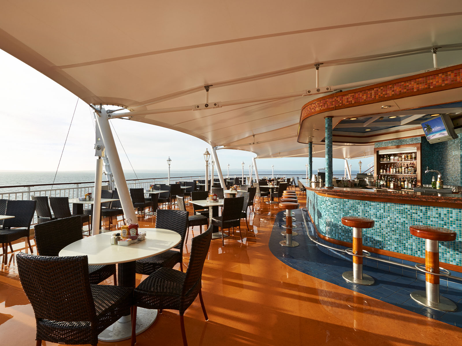 Great Outdoors Cafe on the Norwegian Jade