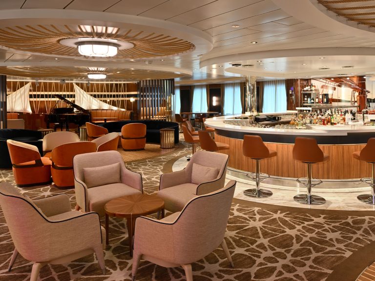 Royal Caribbeans Schooner Bar