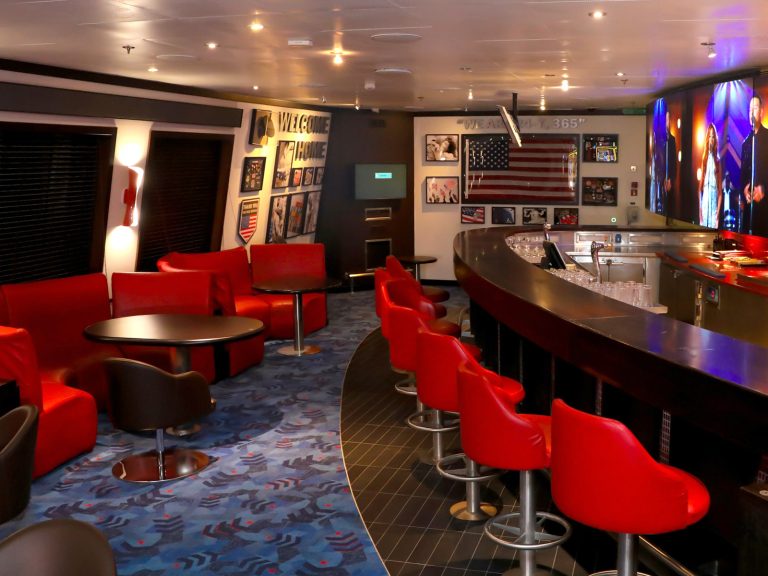 Carnivals Heroes Tribute Bar