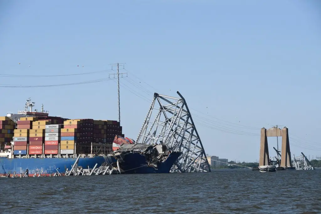 key bridge and dali ship wreckage