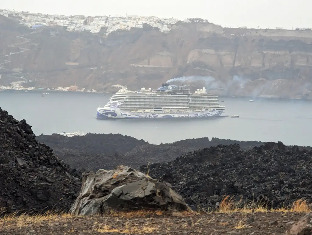 norwegian viva in santorini