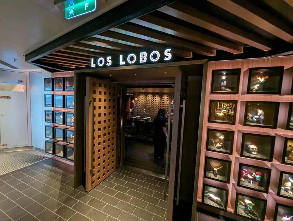 los lobos entrance on norwegian viva