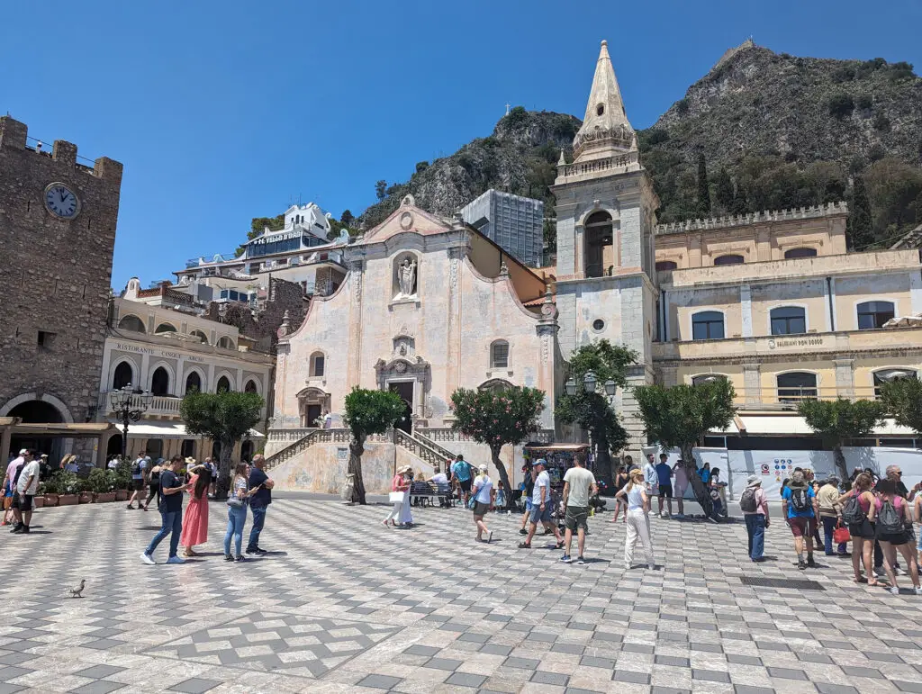 Piazza IX Aprile