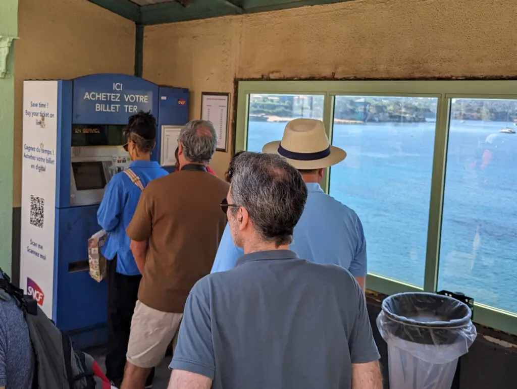 villefranche train ticket machine