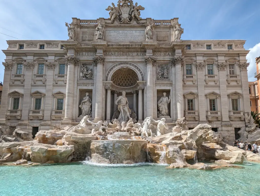 trevi fountain 