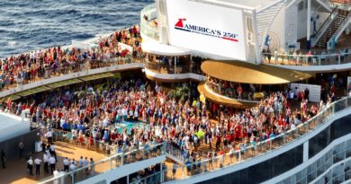 carnival cruise ship pool deck