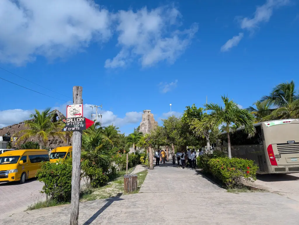 walk to costa maya pyramid