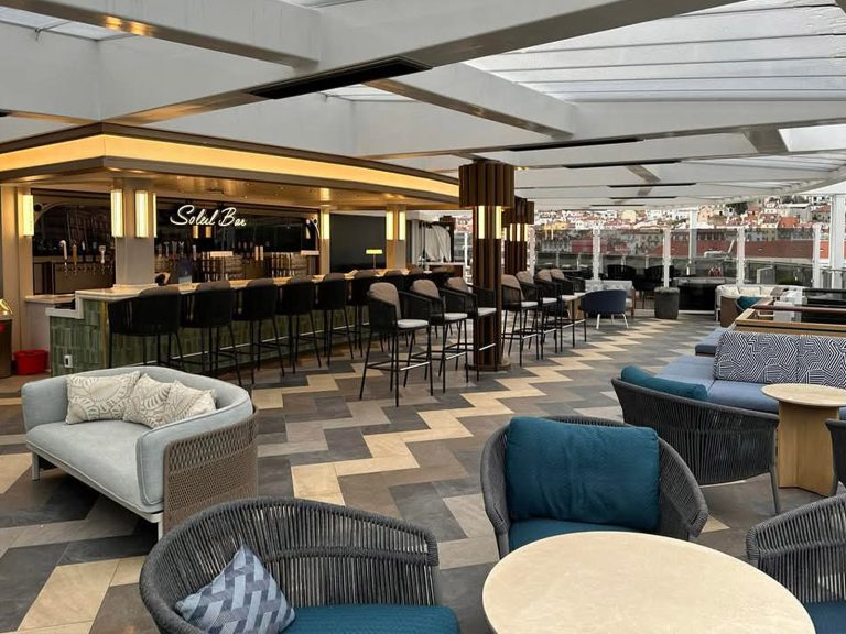 Norwegians Soleil Bar