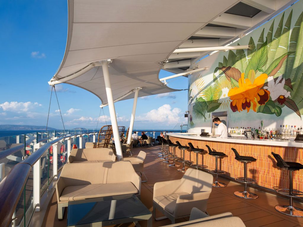 sunset bar on celebrity apex