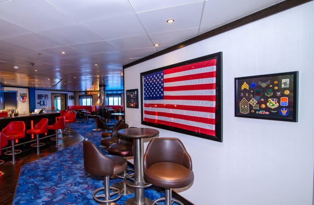 heroes tribute lounge on carnival miracle