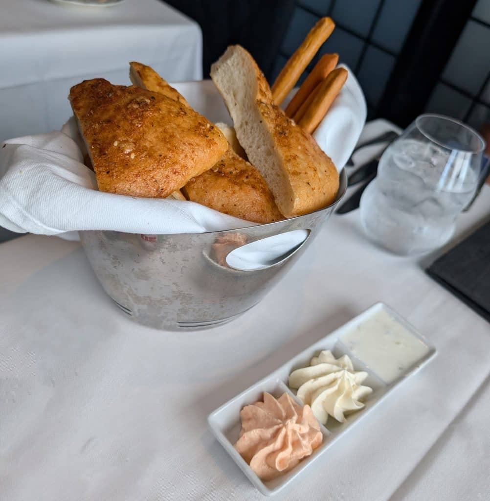 breads on celebrity apex