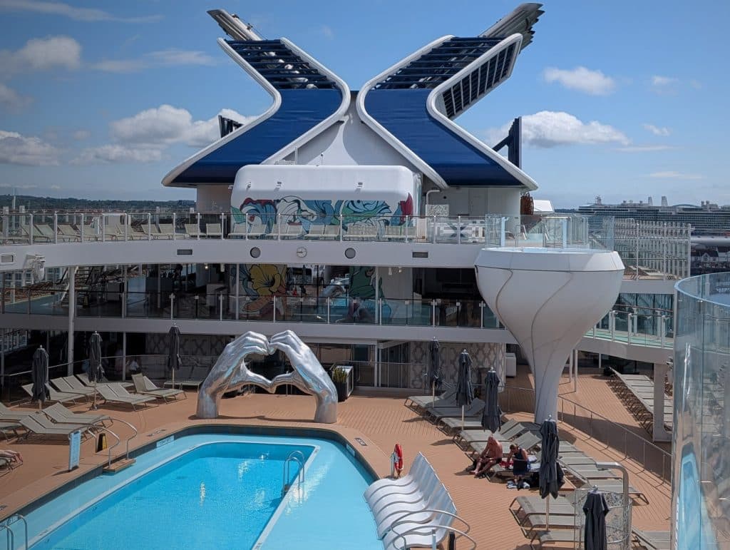 celebrity apex hot tubs