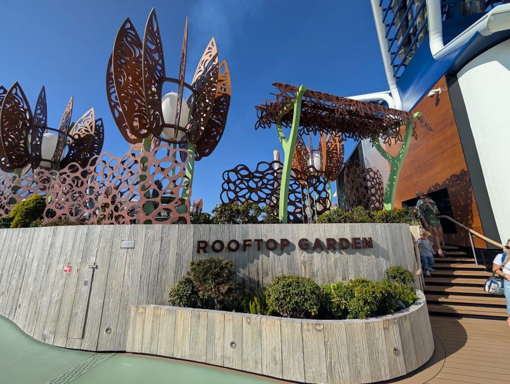 celebrity apex rooftop garden sign