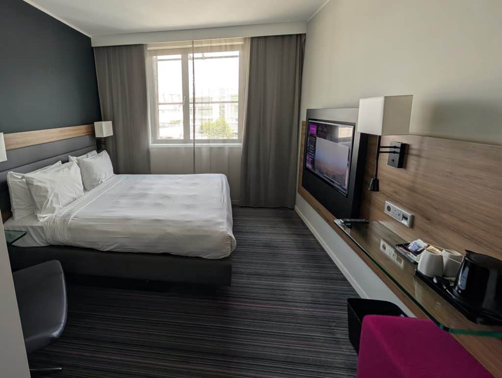 mozy southampton hotel room