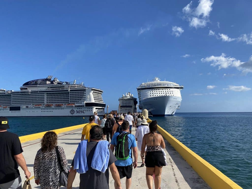 cruise ships at costa maya