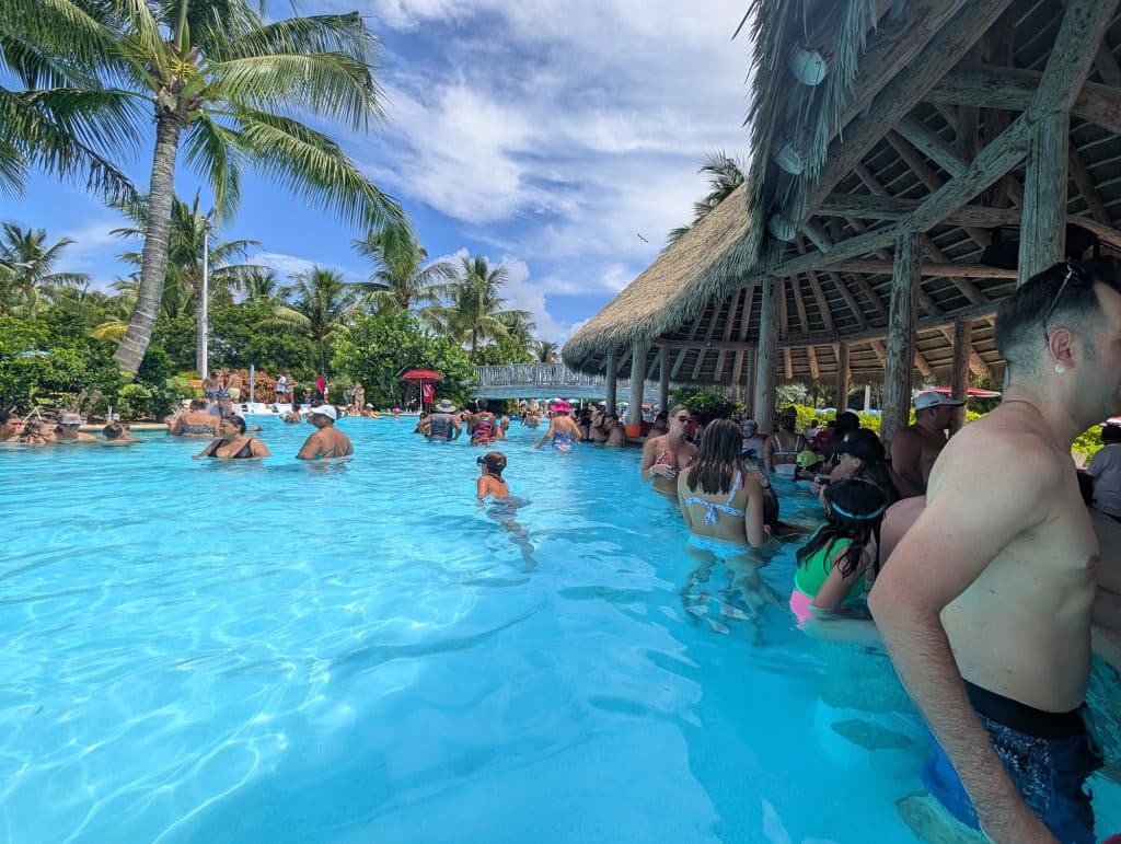 oasis lagoon pool bar