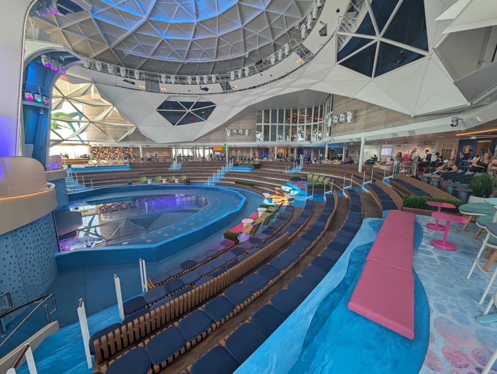 aquatheater in the aquadome