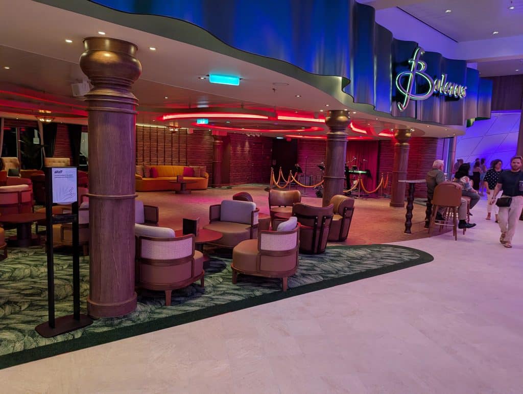boleros lounge on star of the seas