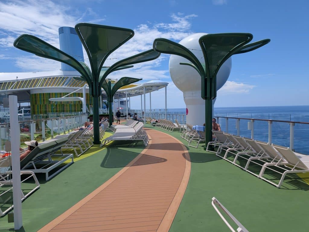 cloud 17 chairs on star of the seas