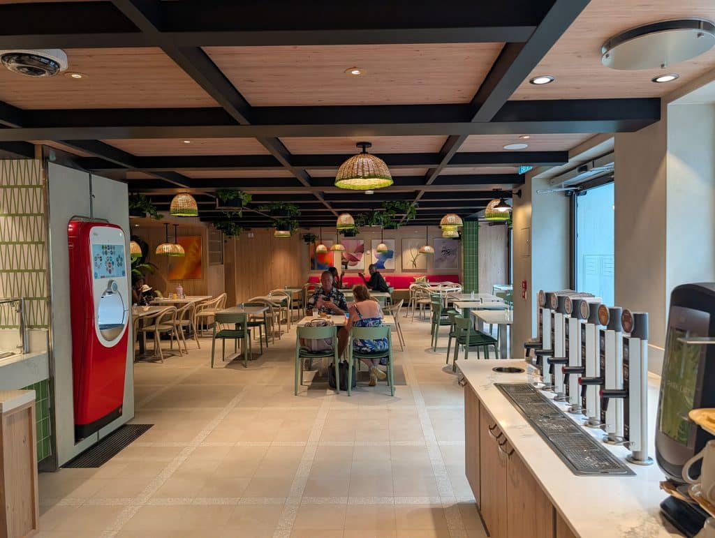 park cafe dining area on star of the seas