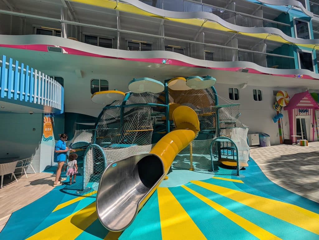 dry play structure on star of the seas