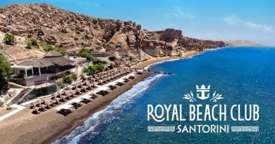 royal beach club santorini