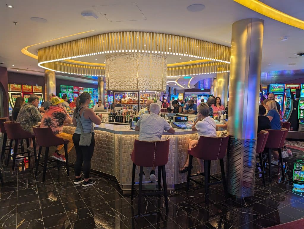 casino bar on star of the seas