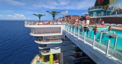 star of the seas hideaway pool edge