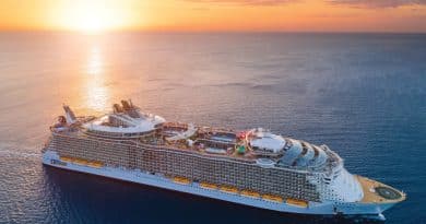 oasis of the seas at sunset