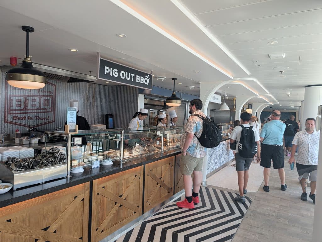 pig out bbq in aquadome market